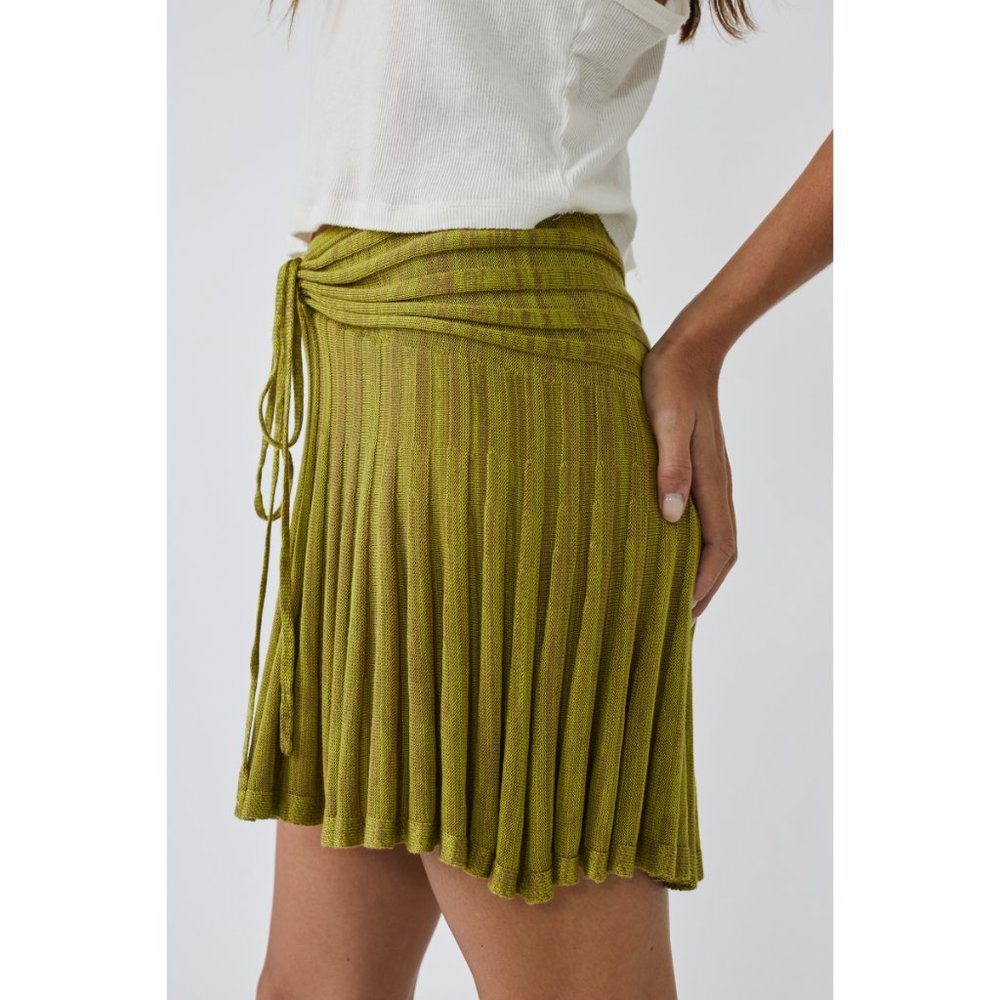 🎉LAST CHANCE🎉 FREE PEOPLE Sylvia Convertible Mini Skirt / Viper Combo - Picture 3 of 7